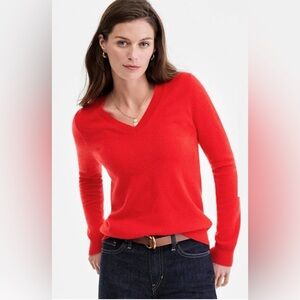 Charter Club 100% cashmere v neck sweater in red - small nwt